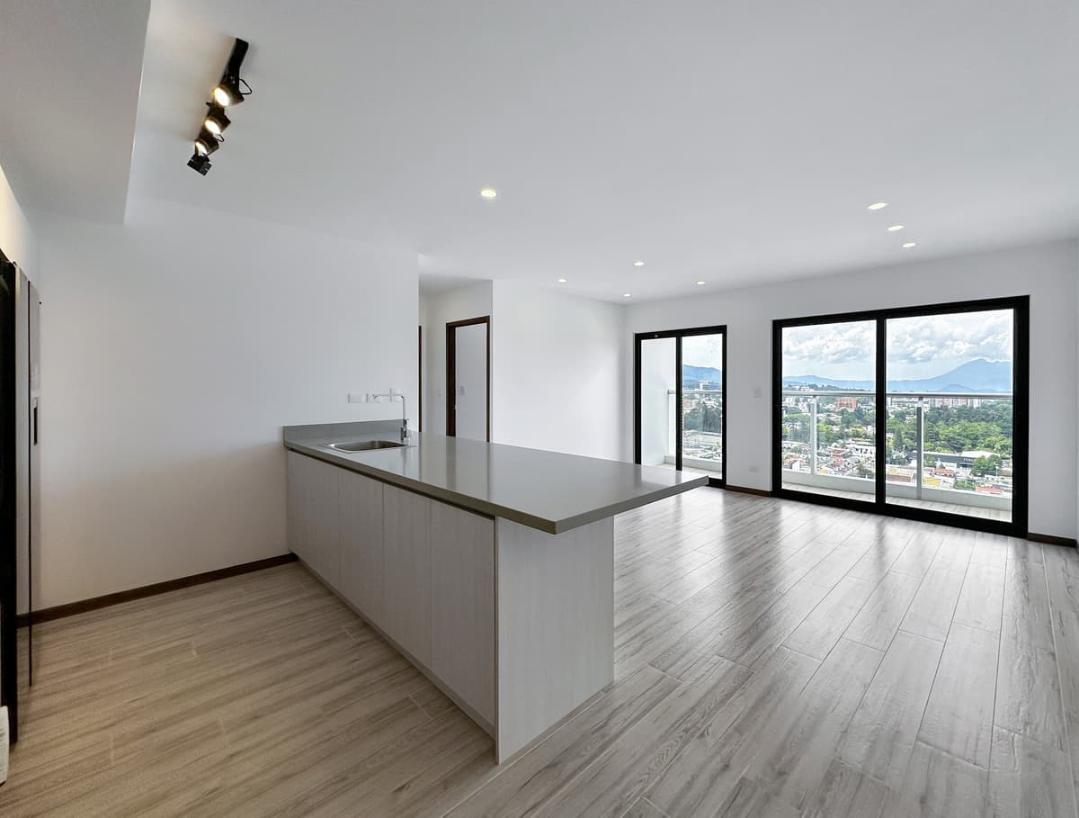 Apartamento de 2 dormitorios en alquiler en zona 10 - foto 1