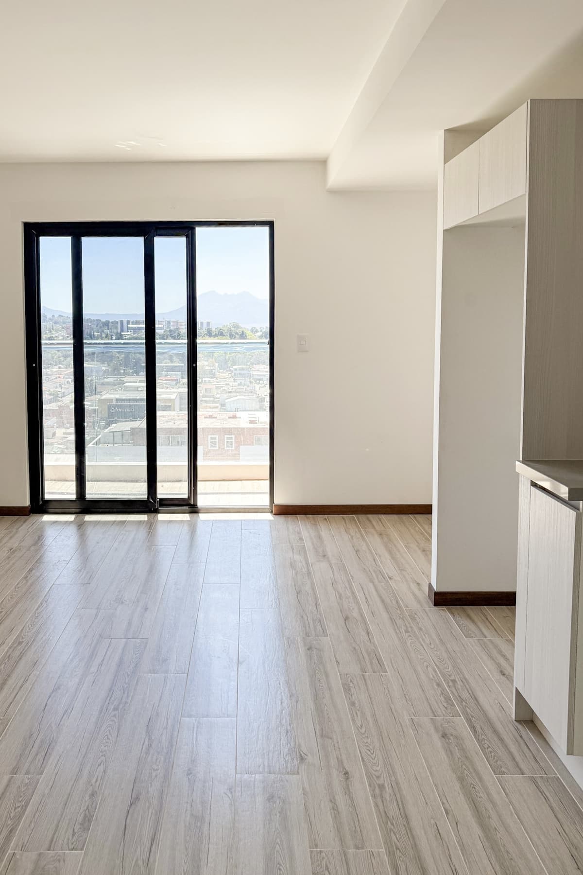 Apartamento de dos dormitorios en venta en zona 10 - foto 2