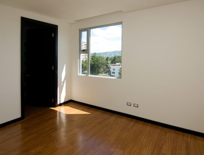 Apartamento de 2 dormitorios en alquiler en zona 14 - foto 4