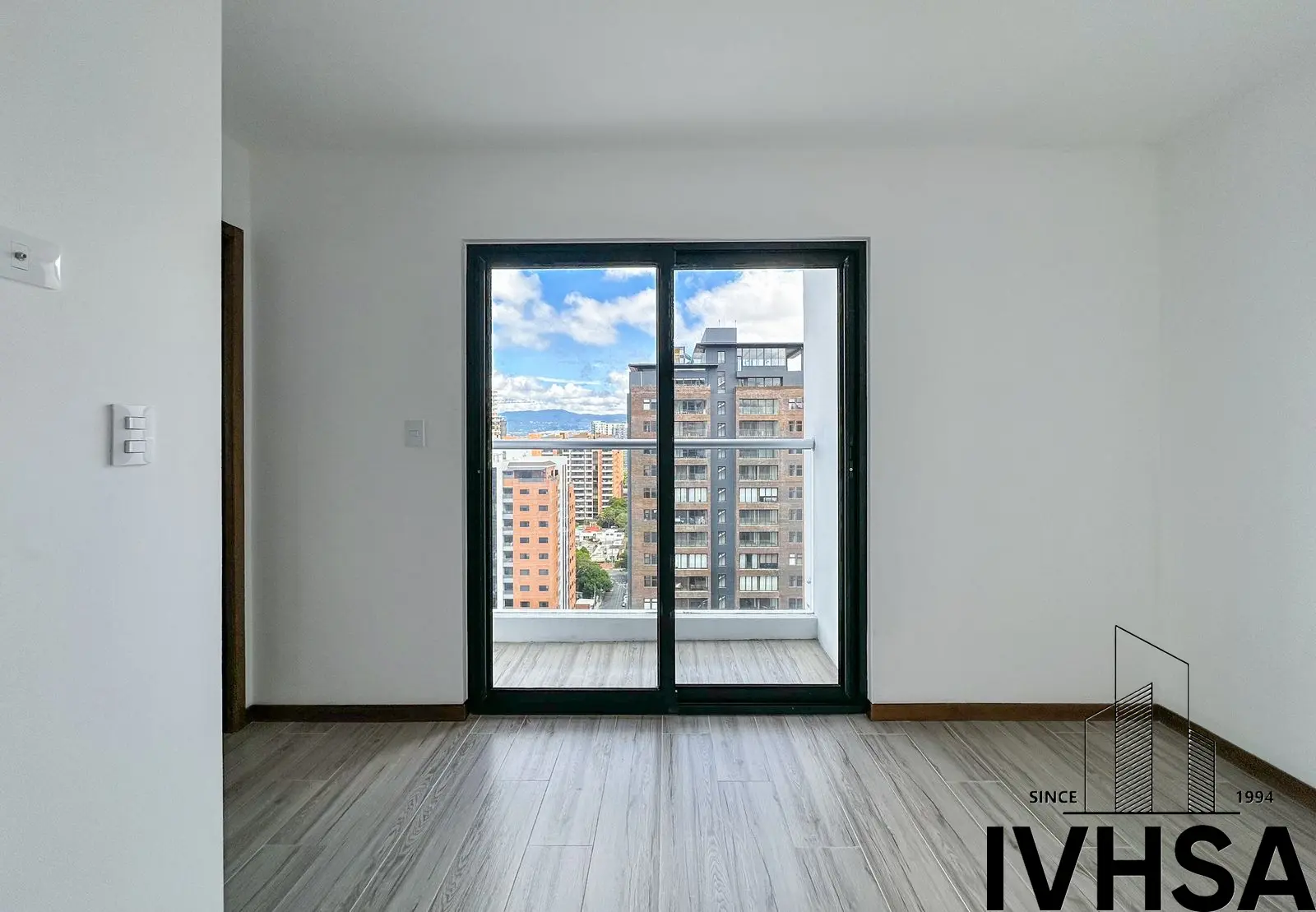Apartamento en venta ideal para Airbnb en zona 10 - foto 1