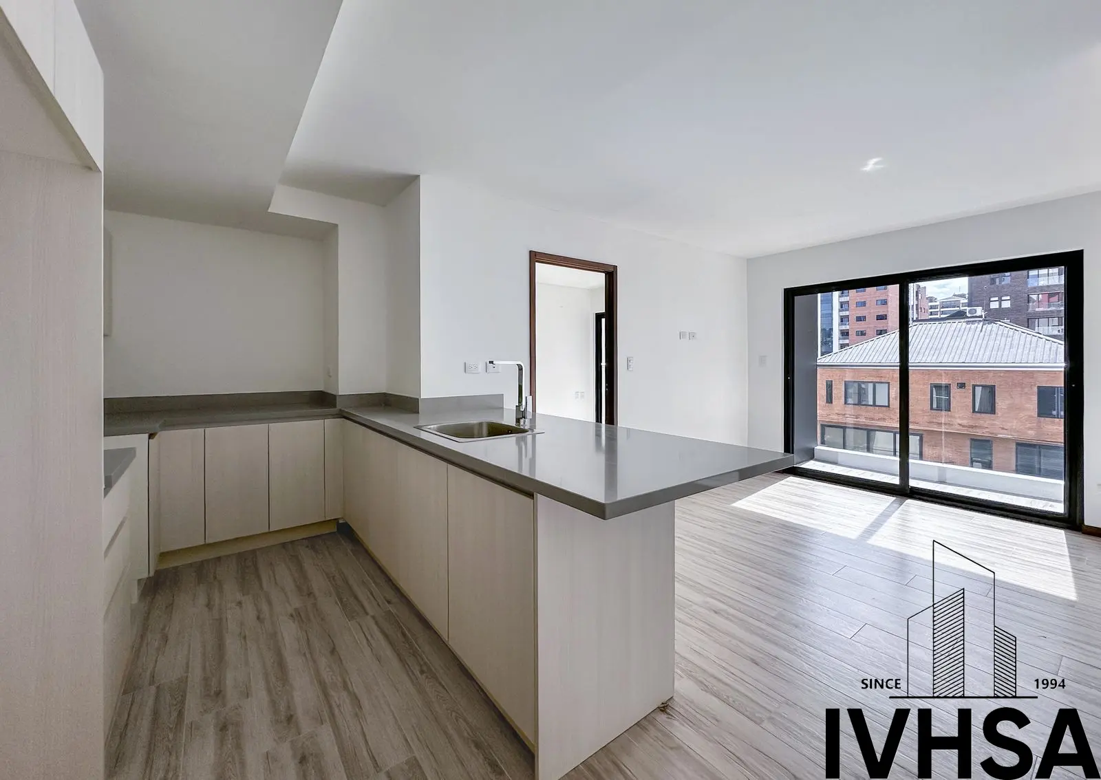 Apartamento en venta en Zona 10 cerca de La Estación - foto 1