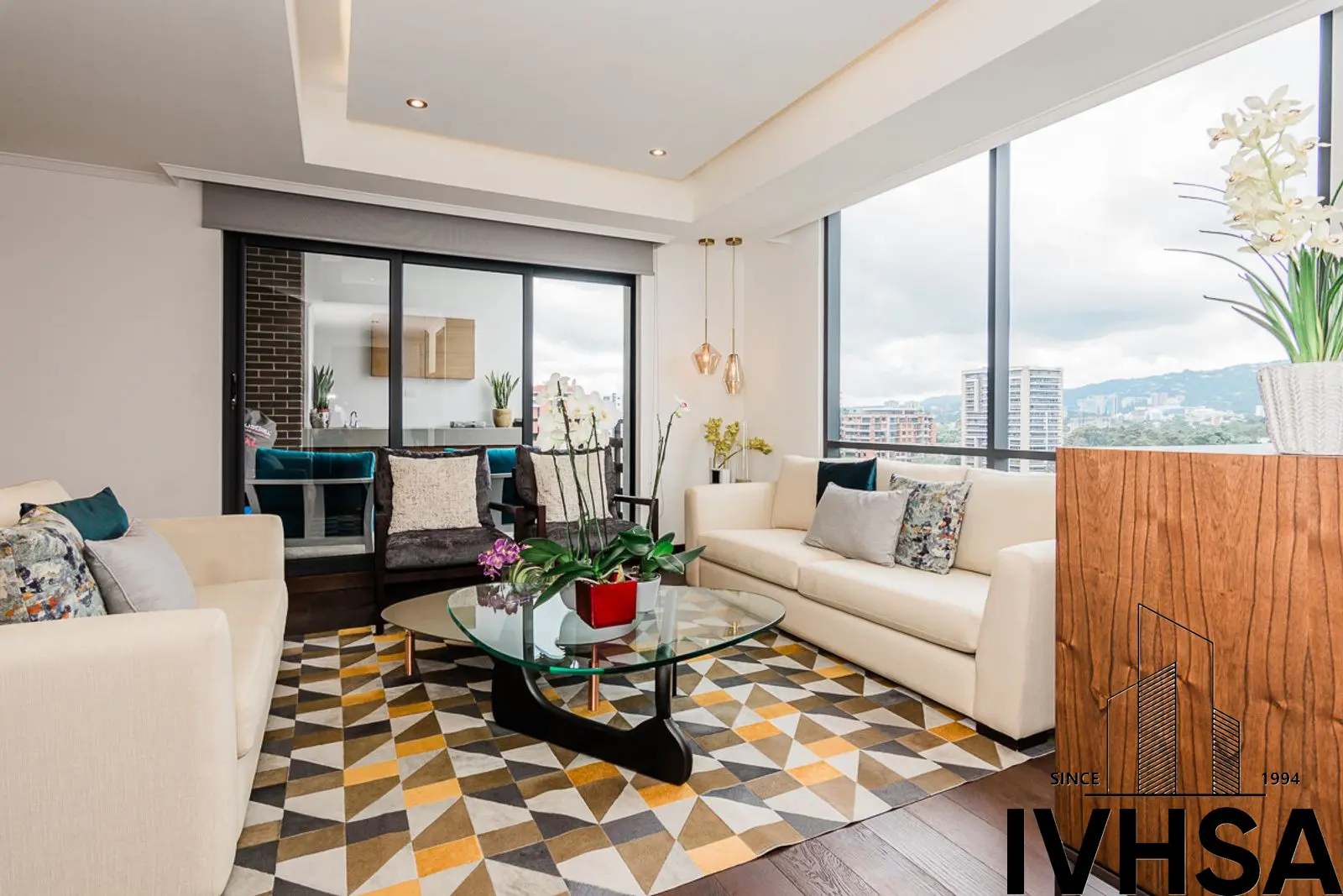Apartamento de 3 dormitorios en venta en ikōnia zona 14 - foto 1