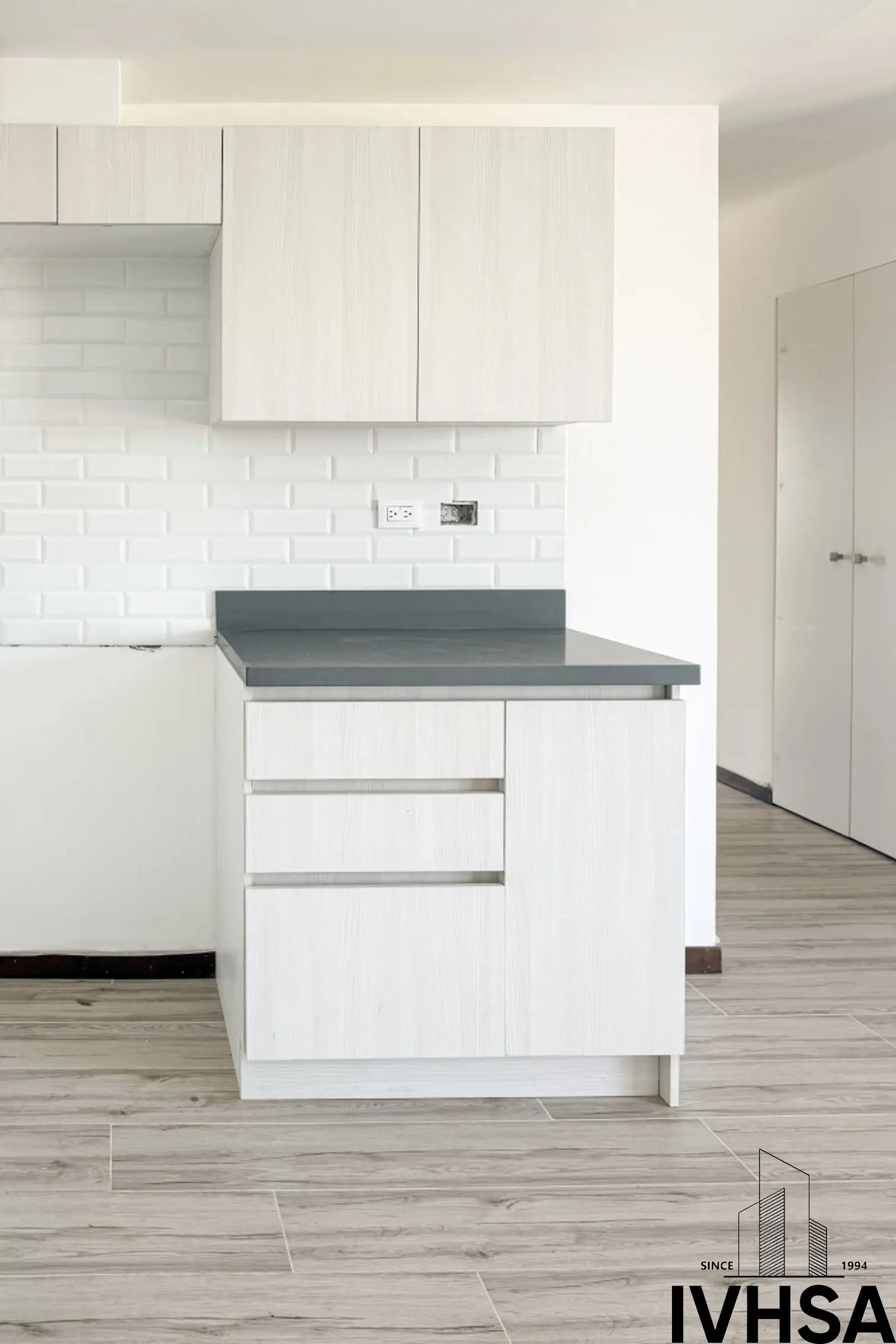 Apartamento de dos niveles en venta en NEO 2 zona 10 - foto 2