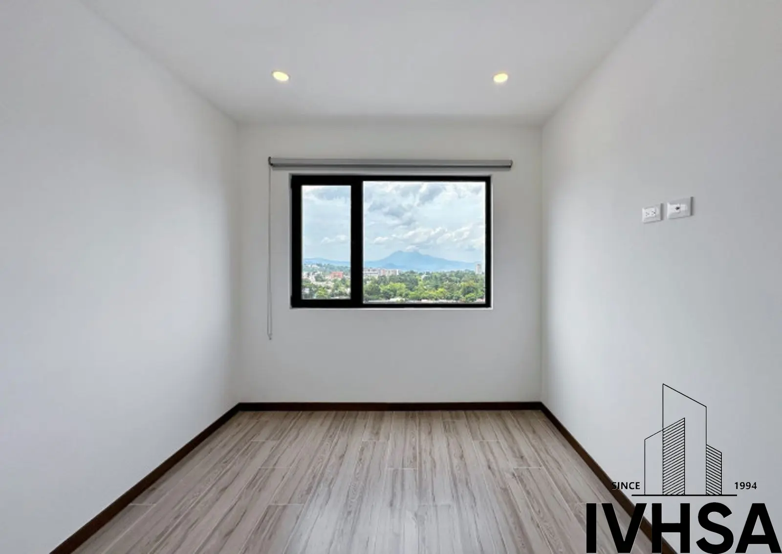 Apartamento de 2 dormitorios en alquiler en zona 10 - foto 8