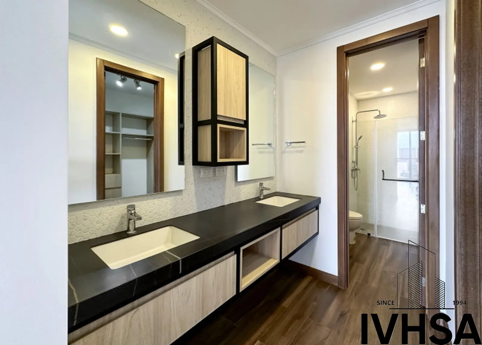 Apartamento de dos niveles en alquiler en zona 10 - foto 20