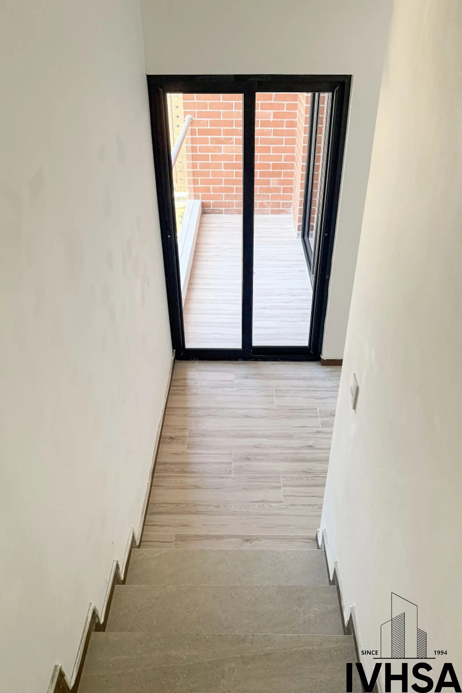 Apartamento de dos niveles en venta en NEO 2 zona 10 - foto 4