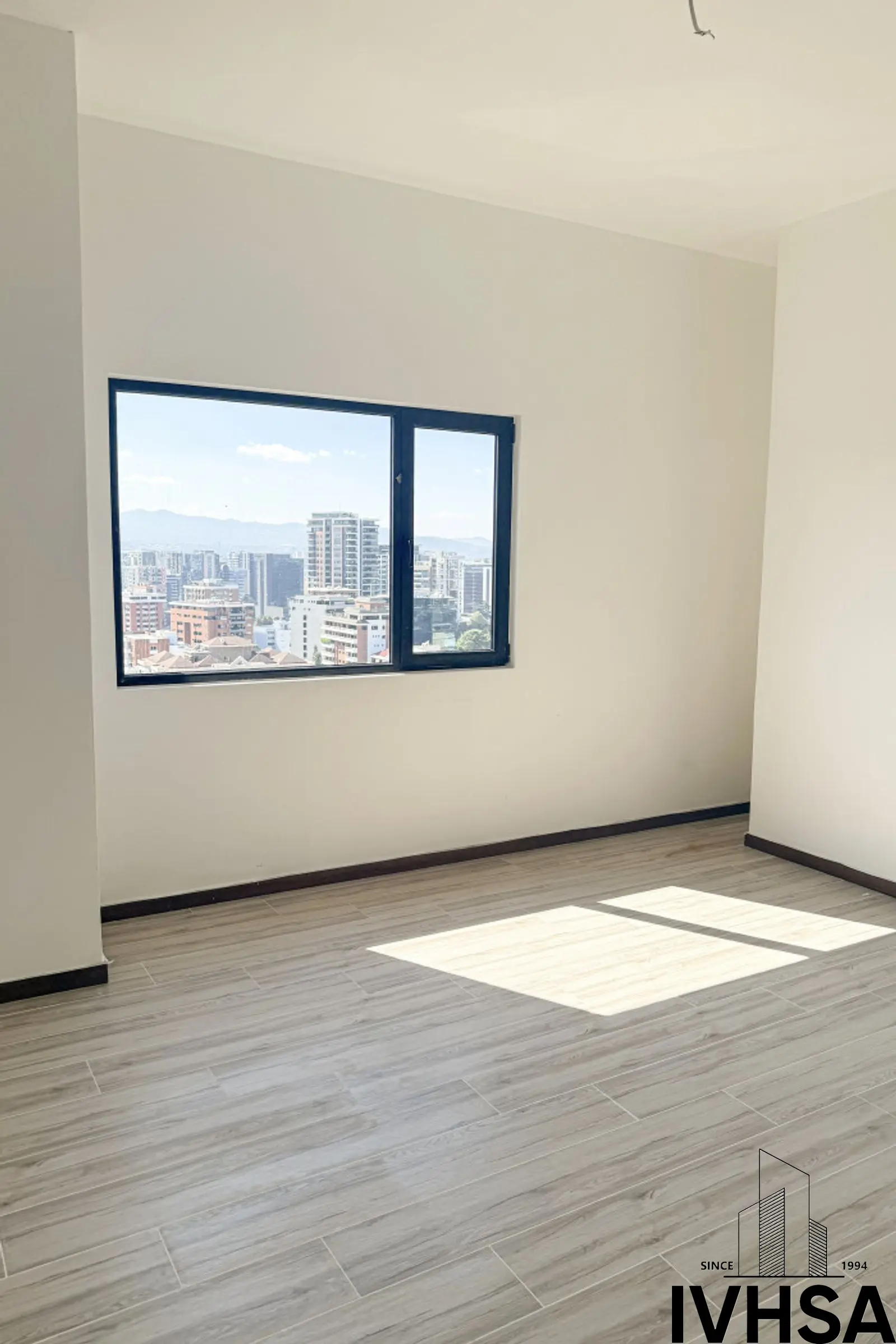 Apartamento de dos niveles en venta en NEO 2 zona 10 - foto 9