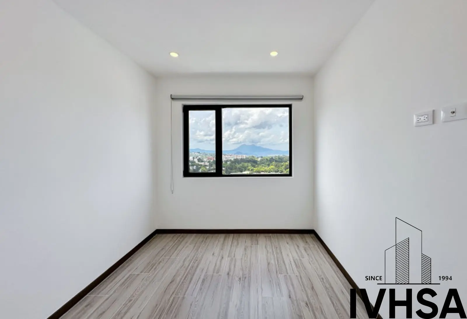 Apartamento de 2 dormitorios en alquiler en zona 10 - foto 11