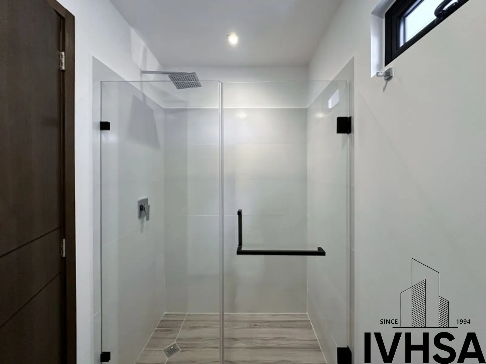 Apartamento de 2 dormitorios en alquiler en zona 10 - foto 7