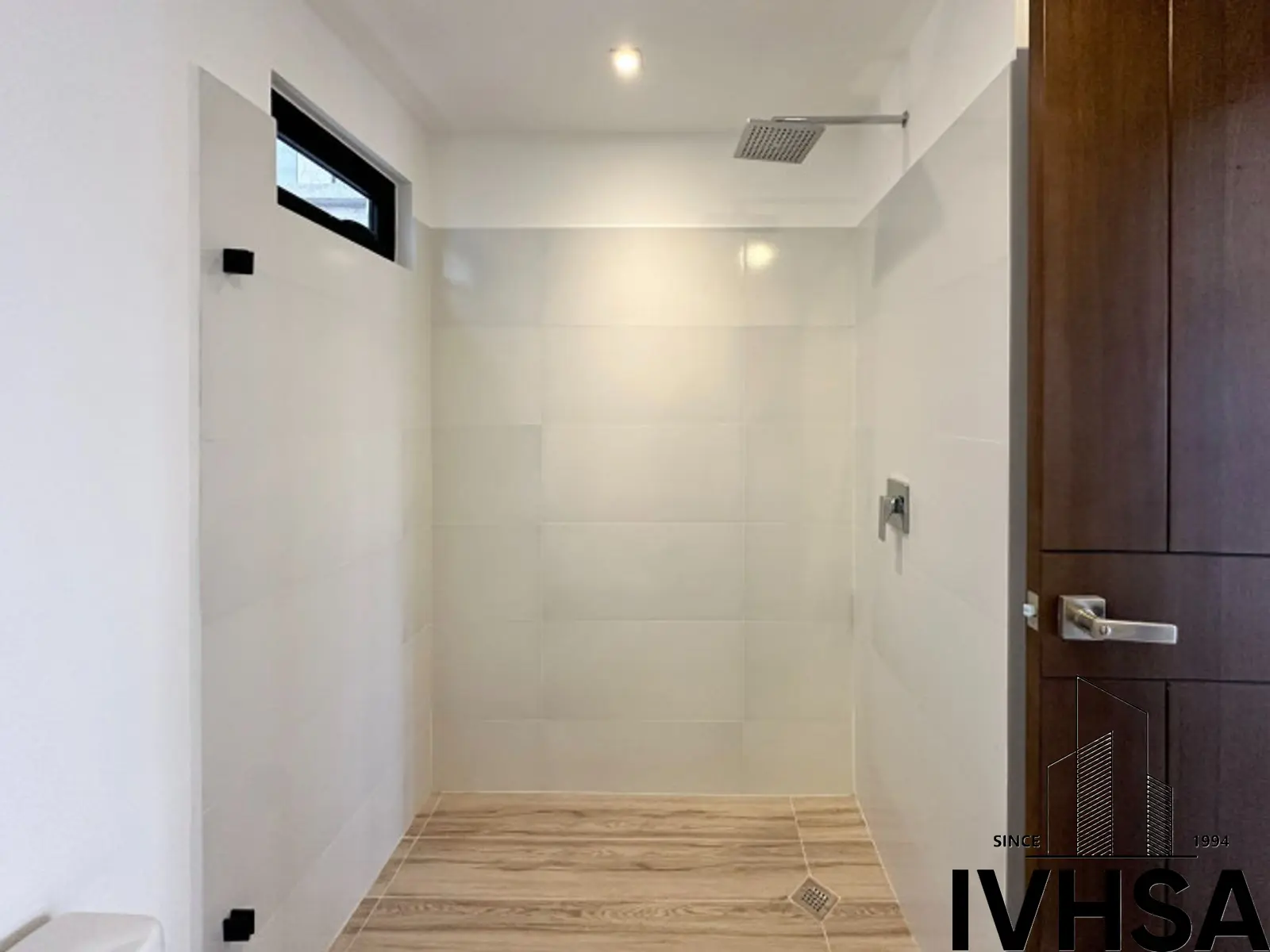 Apartamento de 2 dormitorios en alquiler en zona 10 - foto 13