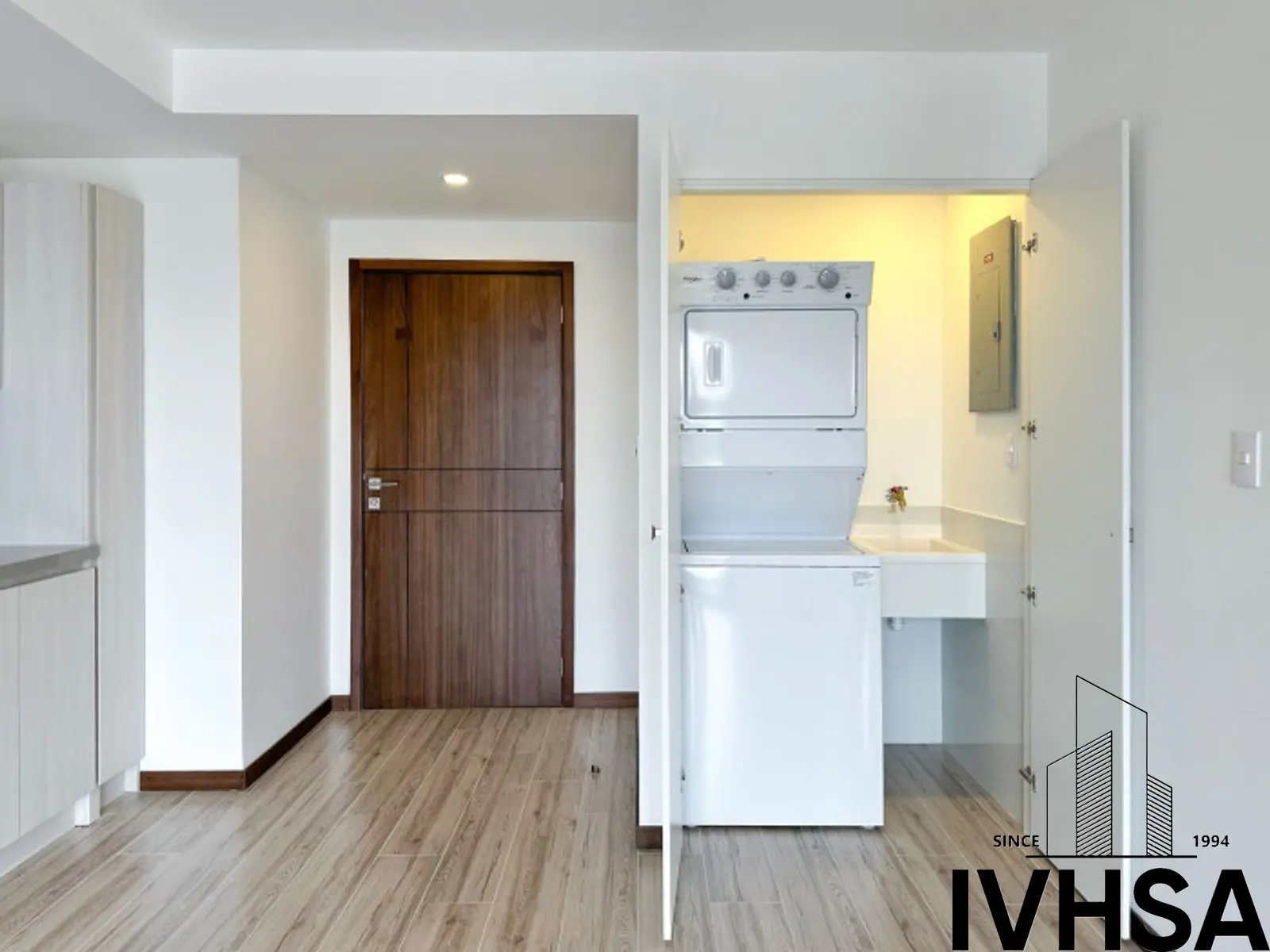 Apartamento de 2 dormitorios en alquiler en zona 10 - foto 4
