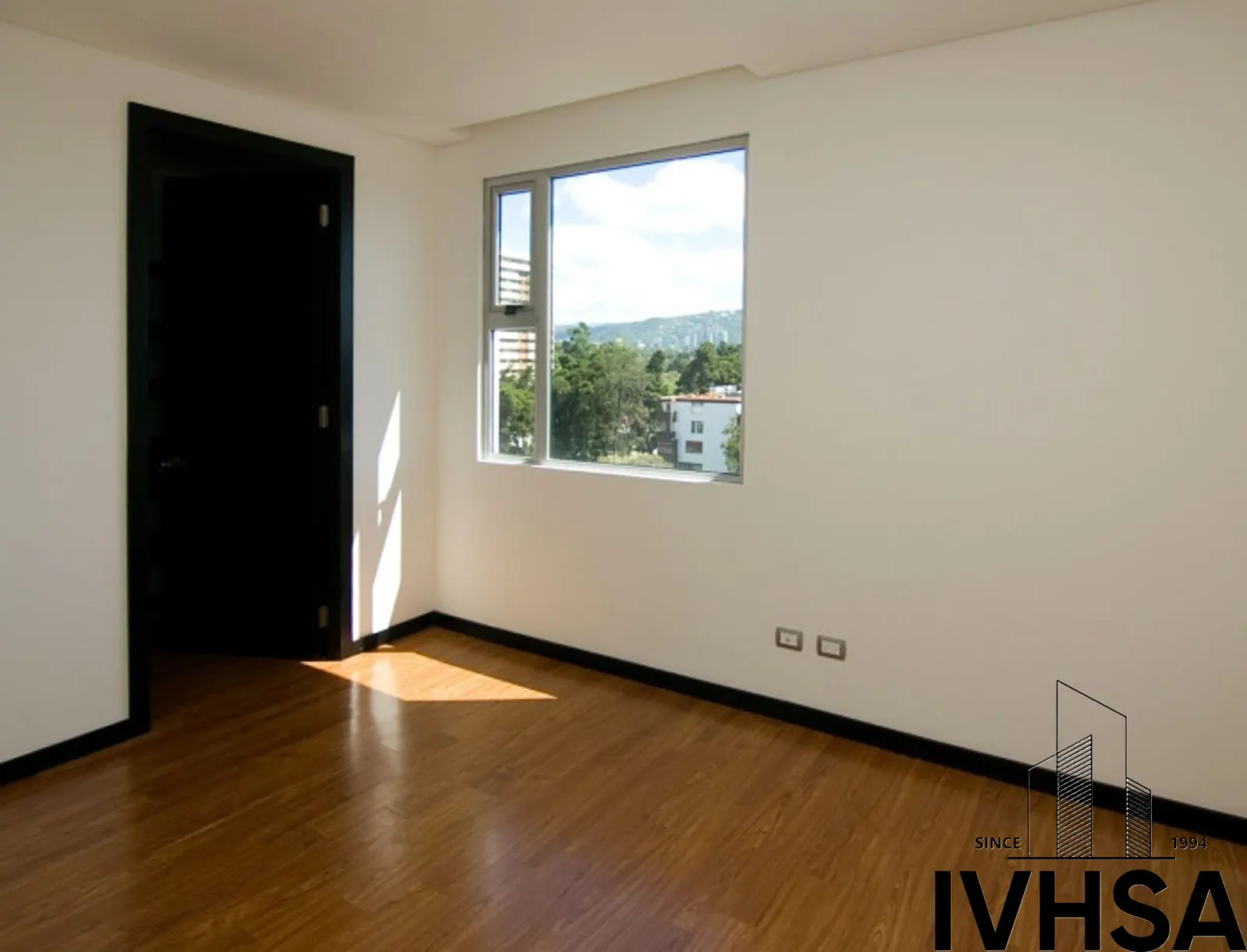 Apartamento de 2 dormitorios en alquiler en zona 14 - foto 4