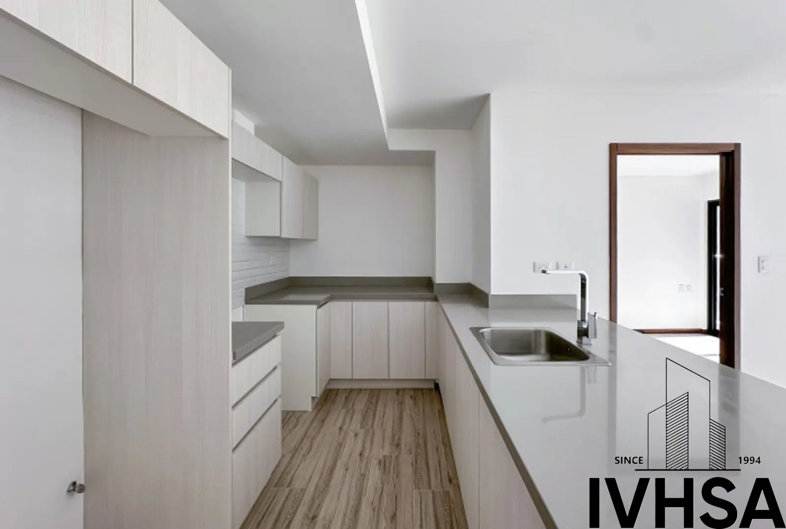 Apartamento en venta en Zona 10 cerca de La Estación - foto 2