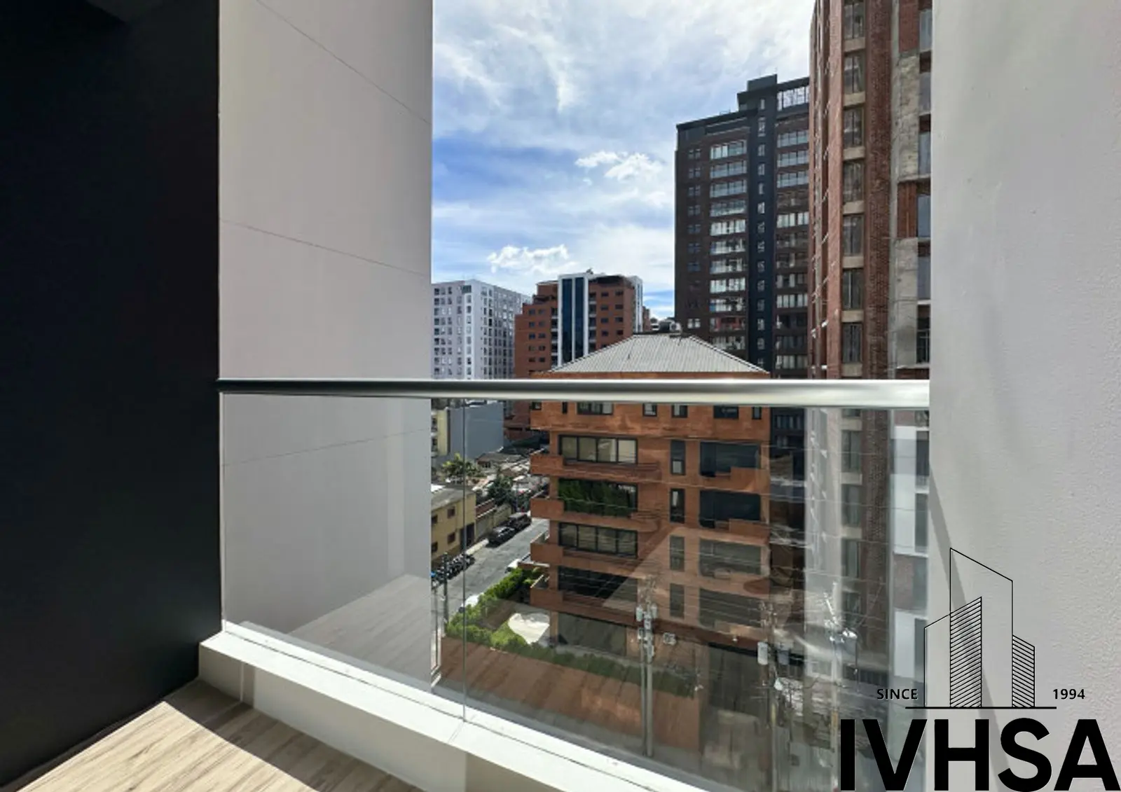 Apartamento en venta en Zona 10 cerca de La Estación - foto 7