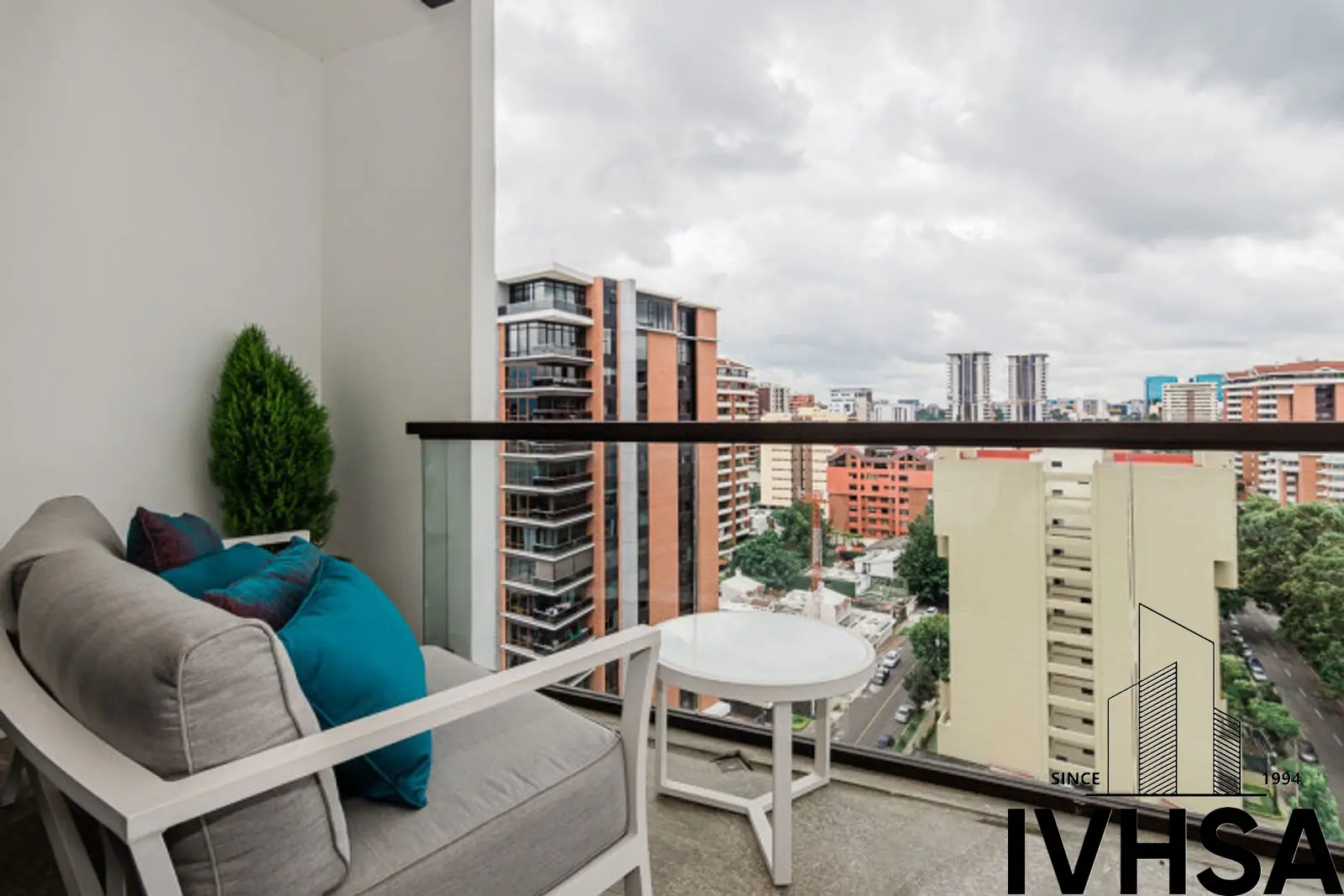 Apartamento de 3 dormitorios en venta en ikōnia zona 14 - foto 10