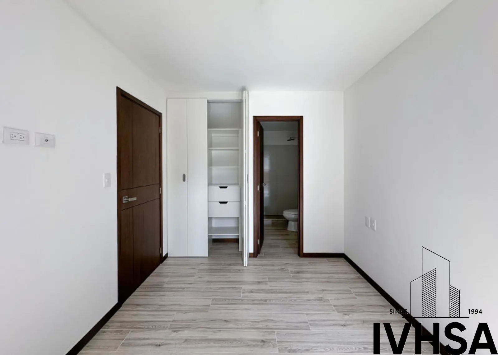 Apartamento en venta en Zona 10 cerca de La Estación - foto 9